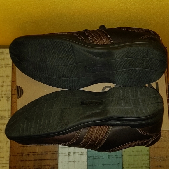 Clarks Men's Size 11.5 Sherwin Way Leather Upper Oxford - Picture 3 of 3